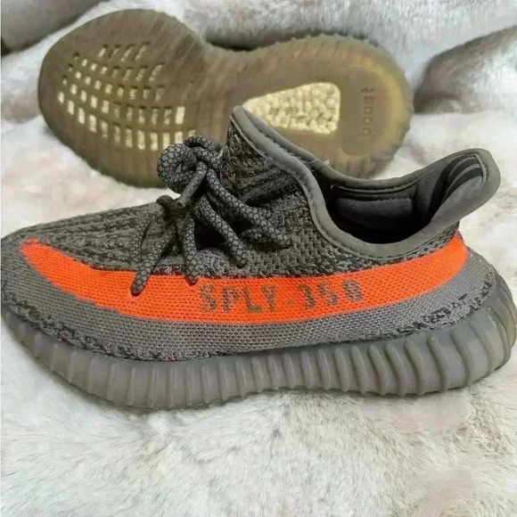 adidas Yeezy Boost 350 V2 Low Beluga Reflective size 5 - Picture 1 of 16